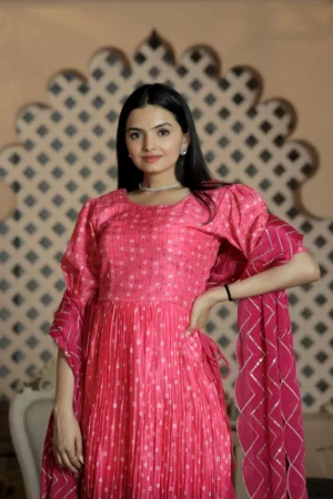 Elegant Chikankari Lucknowi Kurti: A Timeless Piece of Indian Heritage